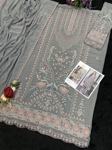 2025 Intensifiez votre jeu de mode ethnique avec cette broderie à col en O fabriquée à la main à la mode pakistanaise Kurti & Bottom avec ensemble Dupatta - Product Image 5