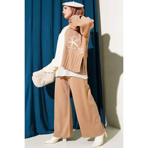 Ensemble de tricots décontractés brodés de fleurs Latte 2 pièces - Product Image 3