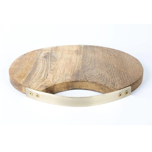 Élégante planche à découper en bois avec poignée pour servir des apéritifs, des collations, des fruits et des légumes au meilleur prix - Product Image 3