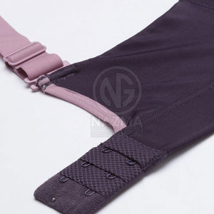 Soutien-gorge de sport sans couture respirant à logo frontal fabriqué au Pakistan pour femmes, haute qualité, en Spandex/Nylon, idéal pour l'entraînement - Product Image 6