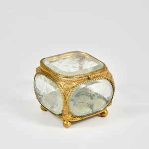 Boîte à bijoux géométrique faite à la main en verre terrarium avec cadre en métal pour le stockage de bijoux - Product Image 5