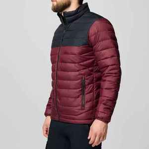 Veste matelassée douce et chaude conçue pour les activités de plein air hivernales avec une coupe confortable et flexible - Product Image 5