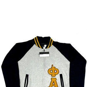 Chaqueta Universitaria de Felpa Alpha Phi Alpha Gris Claro al por Mayor, Letras de Chenilla, Ribete Dorado y Negro - Product Image 2