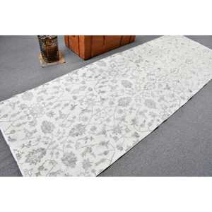 พรมตุรกีวินเทจ ขนาด 3.7x10.4 ฟุต พรมขนสัตว์ลายสัตว์สีขาว - Product Image 2