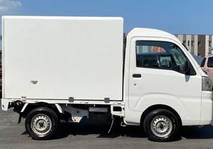 Daihatsu-Hijet EBD-S500P 2012, Camioneta Refrigerada 4x4, Volante a la Derecha, Transmisión Manual, Neumáticos R18, Asientos de Tela, Cámara Trasera, Capacidad de Carga 350 kg - Product Image 2