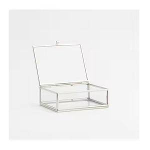 Boîte à bijoux rectangulaire en verre transparent vintage à succès avec bordure en laiton lourd Design décoratif - Product Image 3