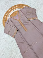 Ensemble Kurti en viscose pure, tissu de soie simulée, broderie lourde, style actrice de série télévisée, couleur vive, magnifiquement conçu