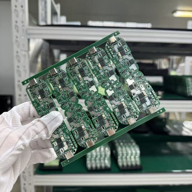 Quality Guaranteed Turn-Key PCB Assembly Solutions SMT 01005 0201 Custom PCBA Manufacturing According to Gerber Files