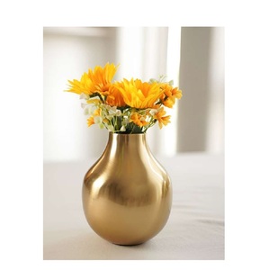Vase de table contemporain élégant en métal Pièce décorative murale de sol moderne et polyvalente pour la maison ou le bureau - Product Image 4