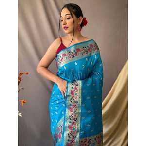 Sari de Seda Paithani Azul Cielo Tejido con Blusa para Fiestas y Bodas - Product Image 3