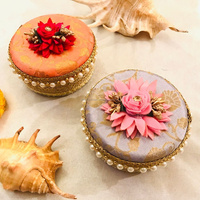 Boîte décorative indienne en acier doux faite à la main, boîte décorative de mariage, cadeau de retour, boîte à bijoux Ladoo