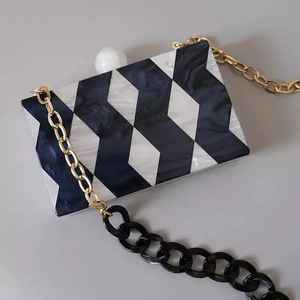 Pochette en résine artisanale indienne, imitation perle, luxe, papillon, charme solide, pochette complète, ensemble pour femmes, mariage, design créatif - Product Image 6