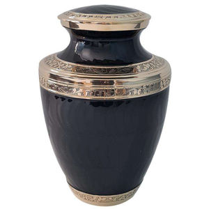 Urne à cendres en laiton de grande capacité avec design élégant, gravure personnalisée et finition biodégradable - Product Image 6