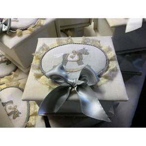Scatola Regalo con Cavallo Ricamato - Product Image 2