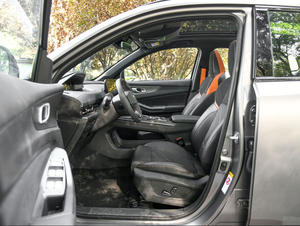 CS55 Plus 2024, SUV de Gasolina Usado Más Popular en Venta, Asientos de Cuero, Interior Claro, Techo Panorámico, Bajo Kilometraje - Product Image 6