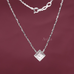 Collar con Colgante de Diamante Cultivado en Laboratorio con Certificación IGI, Corte Princesa, Halo, en Oro Rosa/Amarillo y Blanco de 9K, Joyería de Diamantes Sostenibles - Product Image 2