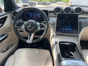 รถ SUV มือสองสวยงาม ปี 2025 รุ่น GLC 300 4MATIC เกียร์ 9 สปีด CVT กำลัง 255 แรงม้า ขาย - Product Image 5