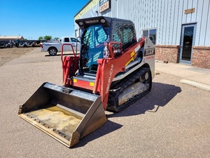 Chargeuse compacte TAKEUCHI TL6R 2023 avec moteur Kohler, pompe Parker et haute efficacité - Product Image 6