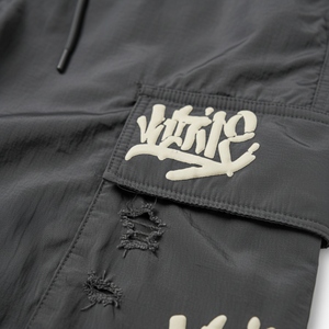 Conjunto de Chándal Personalizado al por Mayor para Mujer: Cortavientos Cargo Estampado Sólido, Sudadera con Capucha Larga Desgastada y Pantalones Holgados Estilo Urbano - Product Image 5