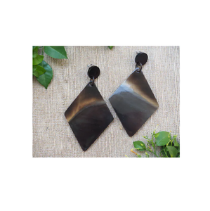 Qualité supérieure Design classique Corne de buffle Boucles d'oreilles Bijoux de mode Bureau portant des accessoires Produits en gros - Product Image 1