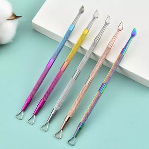 Obtenez des ongles parfaits avec le poussoir à cuticules de Seamless Beauty pour le nettoyage des ongles - Product Image 6