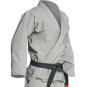 Traje de Jiu-Jitsu Brasileño (BJJ) apto para principiantes y practicantes avanzados, enfocado en comodidad, movilidad y durabilidad durante las sesiones de grappling. - Product Image 5