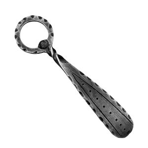 Ouvre-bouteille en fonte vintage élégant avec un design rustique durable parfait pour les intérieurs de ferme et les rassemblements de fête en plein air - Product Image 5