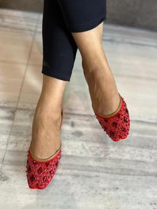 Jutti en cuir pour soirée chic, style ethnique, style punjabi, couleur rouge - Product Image 2