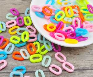 Cadena de eslabones de resina personalizada para colgar en la pared, pieza decorativa con acento artístico elegante para hogares modernos, hoteles y decoración de interiores - Product Image 2