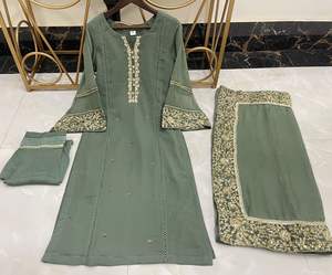 Nuevo escote hermoso hecho a mano de gasa pura con hermosas mangas y hermosos Bordes de 4 lados Dupatta en colores increíbles - Product Image 4