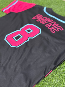 Camiseta de béisbol personalizada, tela transpirable duradera, diseño ligero, logotipo del equipo de ajuste atlético, personalización elegante sublimada - Product Image 4