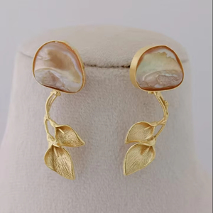 Modern Fusion Regal Kundan Juego de pendientes de perlas de imitación Único Personalizado Latón pesado Imitación Rodio Plateado Pendientes de moda - Product Image 1