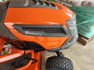 Tracteur de jardin Husqvarna TS 146X d'occasion, abordable et pas cher, à vendre. Fournisseur de tondeuses autoportées, expédition immédiate. - Product Image 5