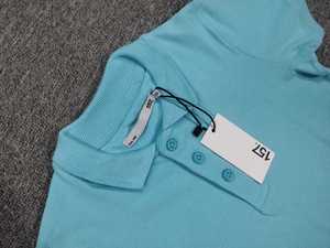 Vente en gros – Nouveau design personnalisé – T-shirt décontracté pour garçons, col en V, 100 % coton tricoté, manches courtes, coupe ajustée, écologique et respirant - Product Image 3