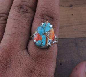 Anillo Bohemio Hecho a Mano de Plata de Ley 925 con Piedras Multicolores, Turquesa, Ostra Espinosa, Gema en Forma de Lágrima - Product Image 4