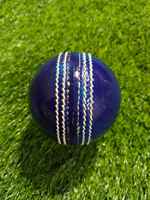 Pelota de Cricket de Cuero Auténtico HI-CB-107 Hoserz International, Colores Personalizables, Logotipo, Práctica, Entrenamiento, Partido, Costuras Duraderas, Agarre Firme