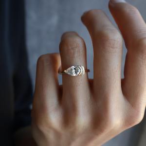 Anillo de Compromiso Solitario con Circonita Cúbica en Corte Pera de 5x8 mm, Chapado en Oro Amarillo, Joyería Fina para Mujer, Venta al por Mayor - Product Image 1