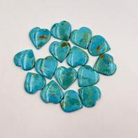 Pierre précieuse en turquoise de Muhave naturelle de haute qualité, forme de cœur lisse, pierre précieuse en vrac, personnalisable, bijoux DIY avec des perles de coquillage, d'os et de corail