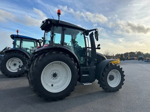 Invernaderos Agrícolas Valtra G135 Nuevos/Usados con Cubierta de Lámina de PC Ecológica, Gran Tamaño para Uso con Tractor en Granjas - Product Image 6