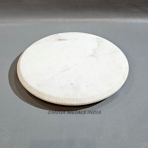 แท่นวางเค้กหินอ่อนสีขาวสุดหรูทรงกลมพร้อมขอบร่องสำหรับโชว์ขนมคุกกี้คัพเค้กและของตกแต่งบ้าน - Product Image 3