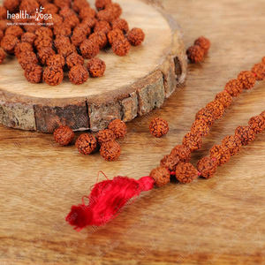 HealthAndYoga Cuarzo Rudraksha Mala Cuentas potentes para enfocar la paz Crecimiento espiritual y energía positiva - Product Image 5