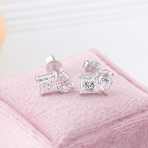 1.00 Ct Designer Diamant Boucles D'oreilles Princesse Poire Irrégulière Moissanite Goujons 14K Or Blanc Élégant Bijoux En Argent pour Cadeaux - Product Image 2
