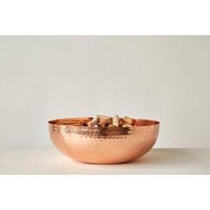 Cuenco para servir de cobre ancho y profundo con acabado de martillo artesanal, ideal para exhibiciones formales de comida y recepciones de bodas - Product Image 4