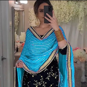Nueva colección de diseñador Top bordado de secuencia de terciopelo viscosa pura pesada y Dhoti Salwar con Dupatta a precio mayorista - Product Image 1