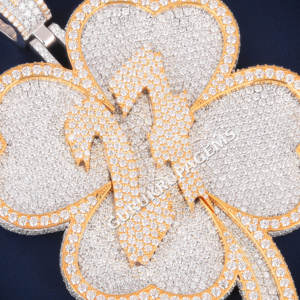 Colgante de cuatro trébol personalizado VVS Moissanite diamante helado 925 plata esterlina 925 colgante de plata al por mayor - Product Image 3