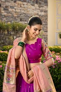 Lehenga zari งานแต่งผ้าทอจากนักออกแบบผ้าไหมแบบดั้งเดิมสไตล์ปากีสถาน - Product Image 5