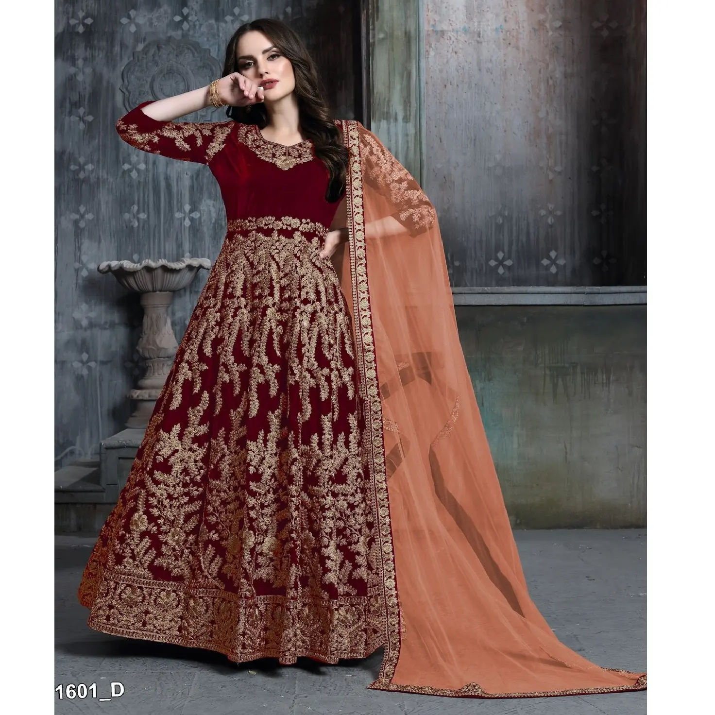 Designer Wedding Dragen Fluwelen Anarkali Stijl Borduren Vrouwen Dragen Salwar Kameez Pak Party Wear Indiase Bruiloft Dames Kleding