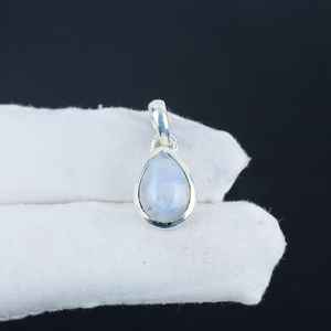 Colgante de Piedra Lunar Natural con Engaste de Bisel en Forma de Pera en Plata de Ley 925, Estilo Bohemio para Mujer, Joyería Hecha a Mano al por Mayor - Product Image 2