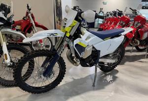 <span class=keywords><strong>SUPER</strong></span> OFERTA DE VENTAS 2025-2026 For-Husqvarna <span class=keywords><strong>TE</strong></span> 150 (rebajada) Nueva motocicleta Dirt Bike lista para exportar a todo el mundo - Product Image 3