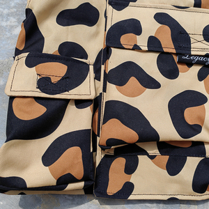 เสื้อกั๊กคอร์ดูรอยพิมพ์ลายเสือดาวสำหรับผู้ชาย ระบายอากาศได้ดี สไตล์ลำลอง เหมาะสำหรับฤดูใบไม้ร่วง ผลิตจากผ้าฝ้ายที่เป็นมิตรกับสิ่งแวดล้อม รับผลิตแบบ OEM - Product Image 6